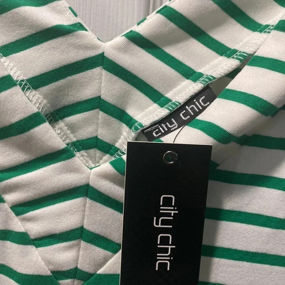 City Chick Blue & White Striped V-Neck Blouse, Size 18 M - Picture 3 of 6